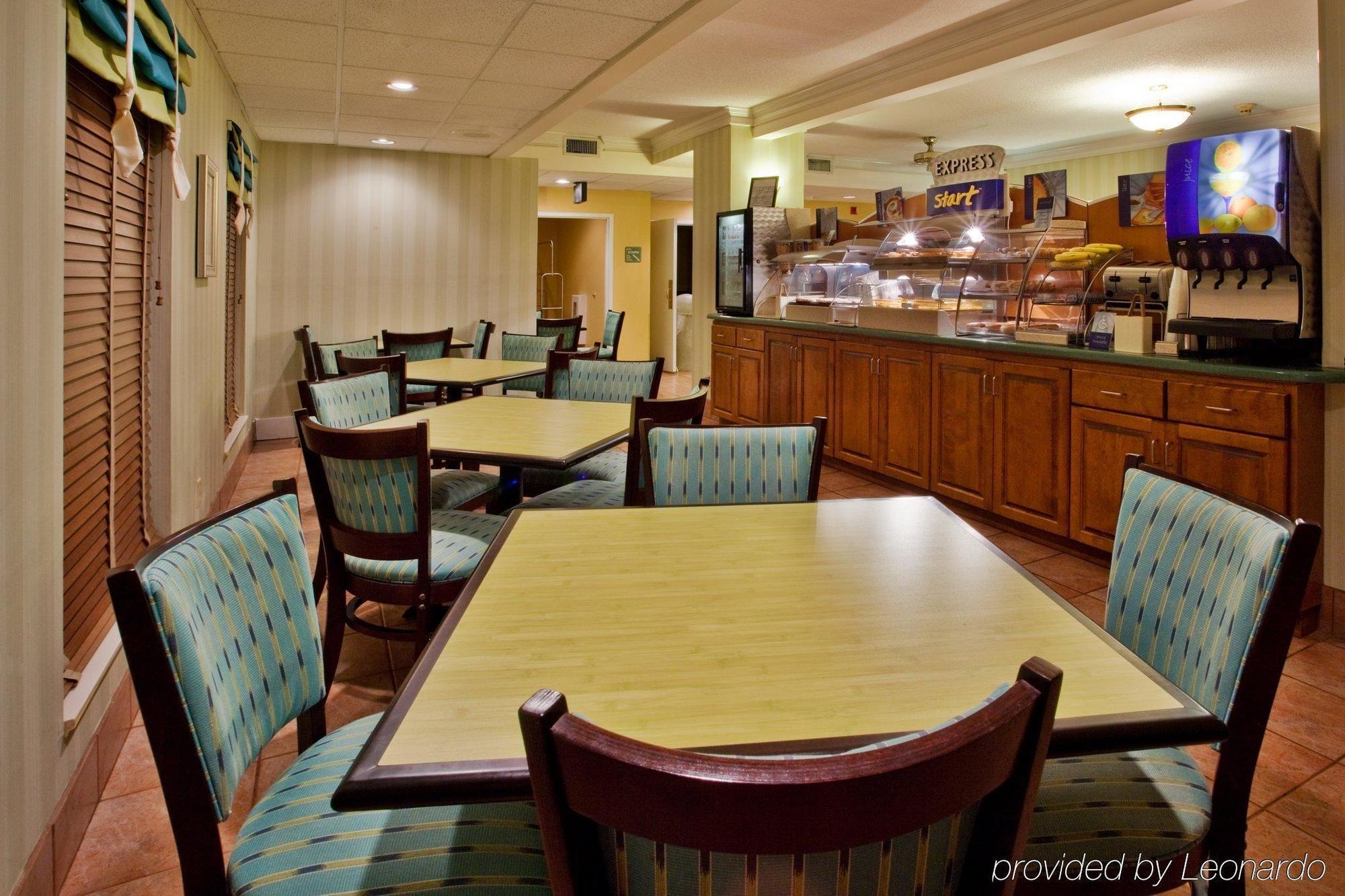 Holiday Inn Express Saint Simons Island By Ihg St. Simons Island Restoran gambar